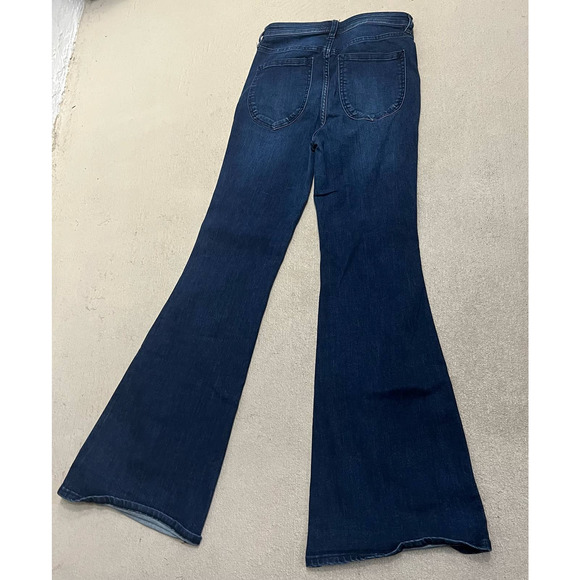 We The Free Gummy Pull-on Flare Leg Jeans In Denim Blue size 28 - Picture 2 of 8